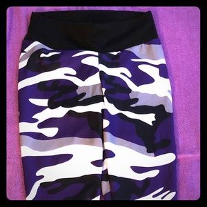 COPY - New Purple Camo Leggings NWOT size small